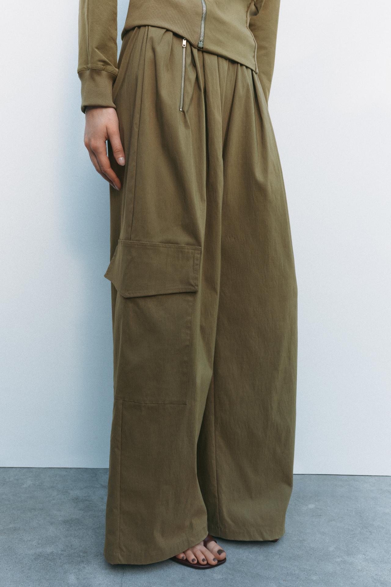 RELAXED-FIT PLEATED PANTS