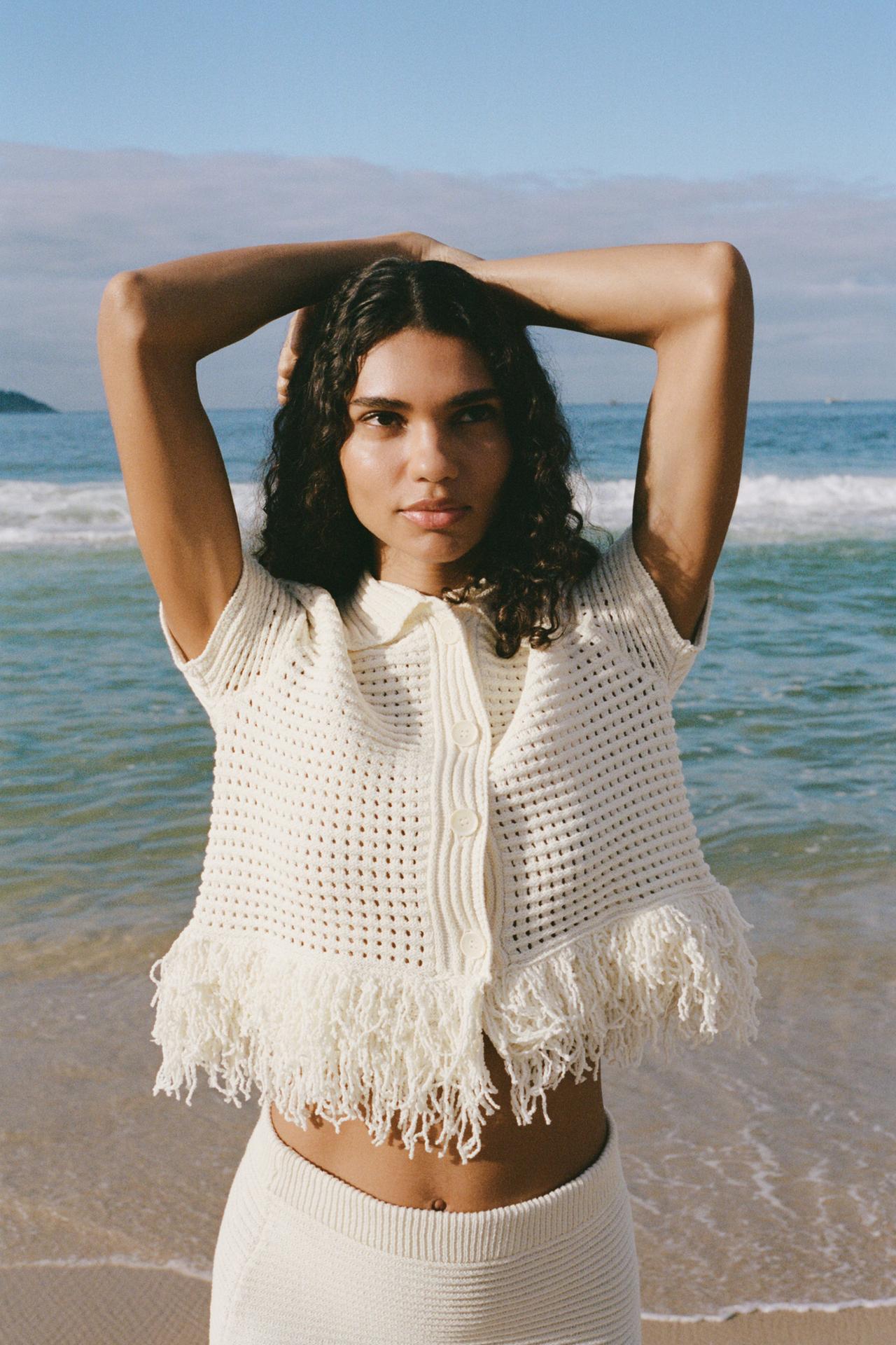 FRINGED CHECKERED KNIT VEST