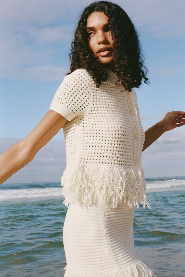 FRINGED CHECKERED KNIT VEST