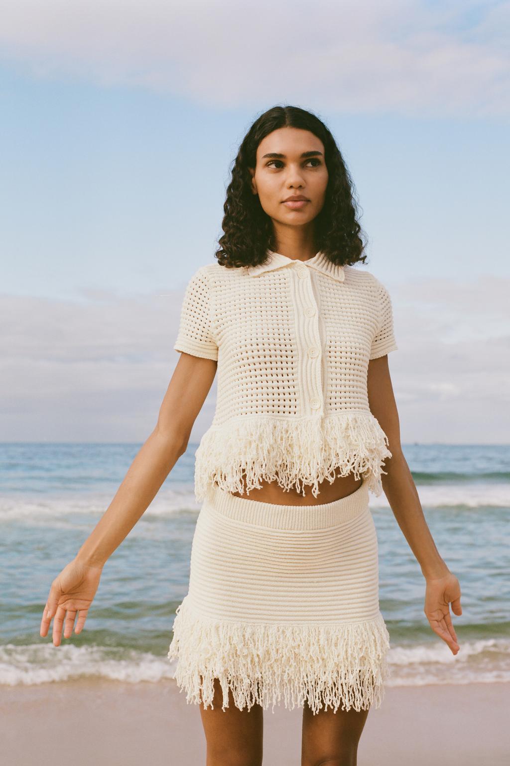 FRINGED CHECKERED KNIT VEST
