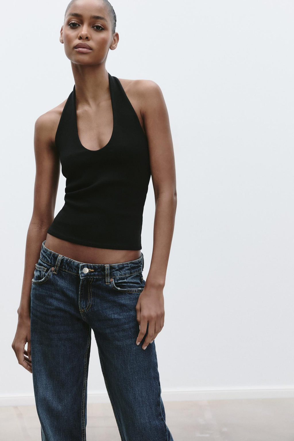 HALTERNECK TANK TOP