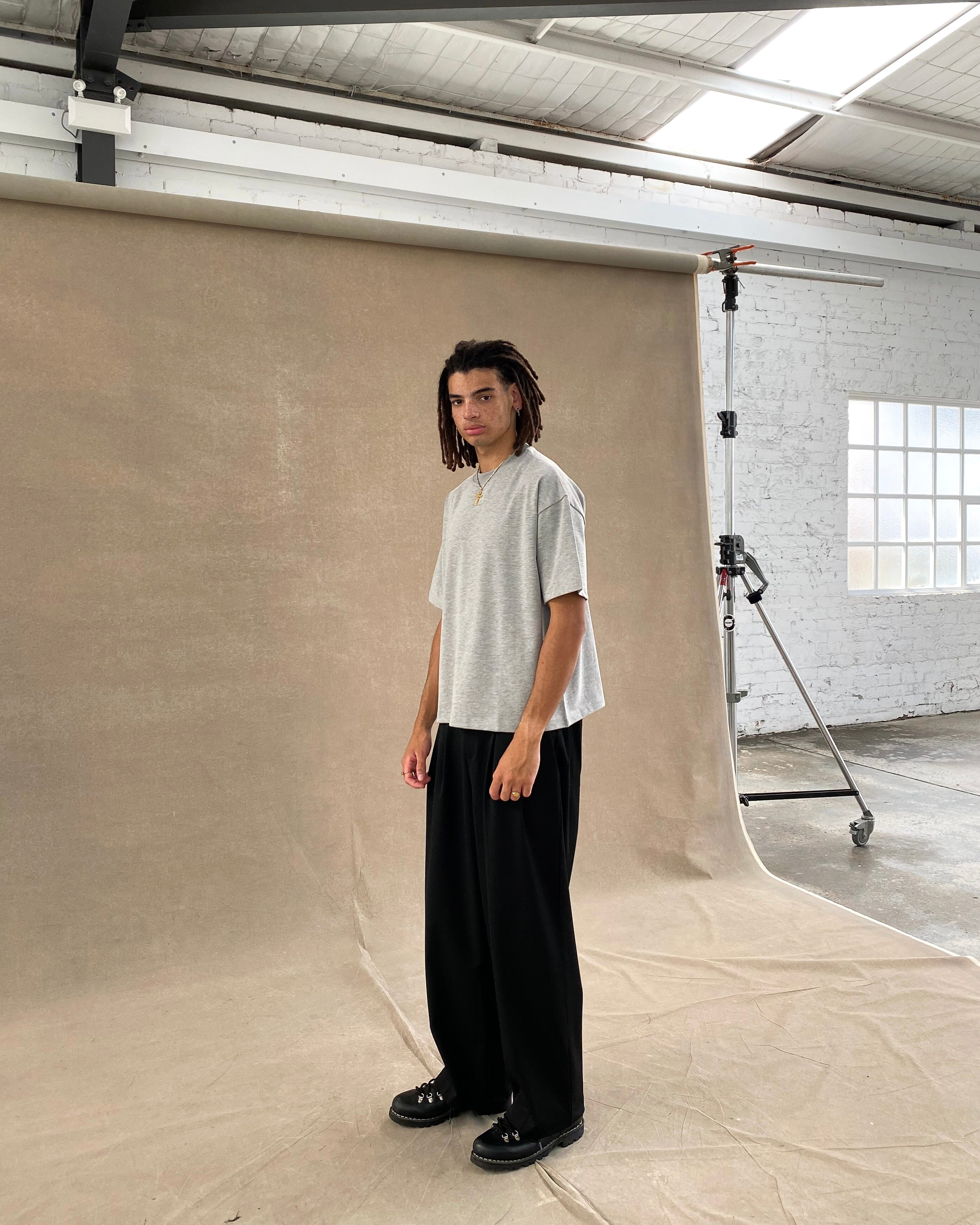SIGNATURE BLANK T-SHIRT – HEATHER GRAY