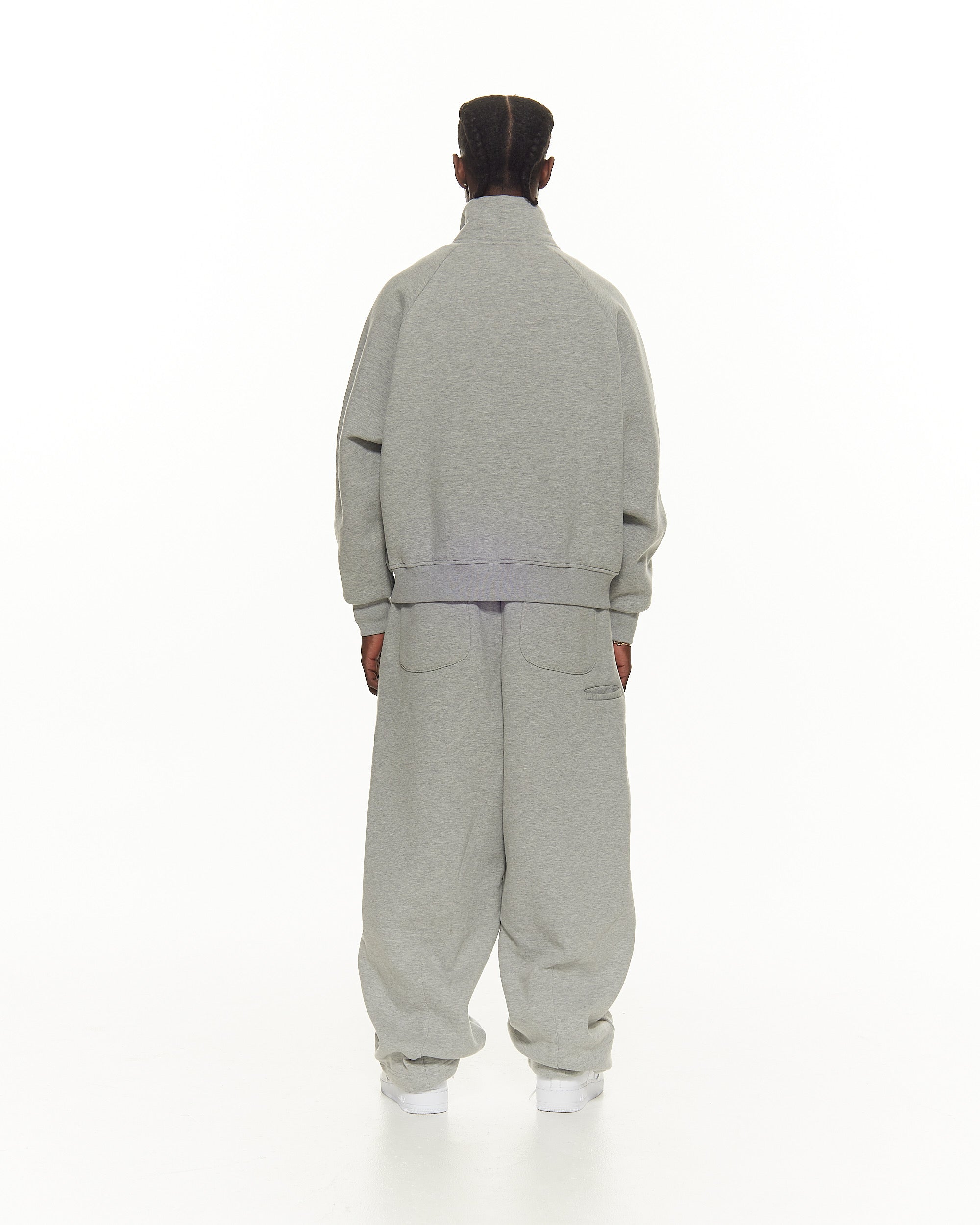 STRAIGHT-FIT COMFORT JOGGERS – GREY