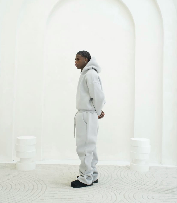 MONOCHROME SET JOGGING & HOODIES