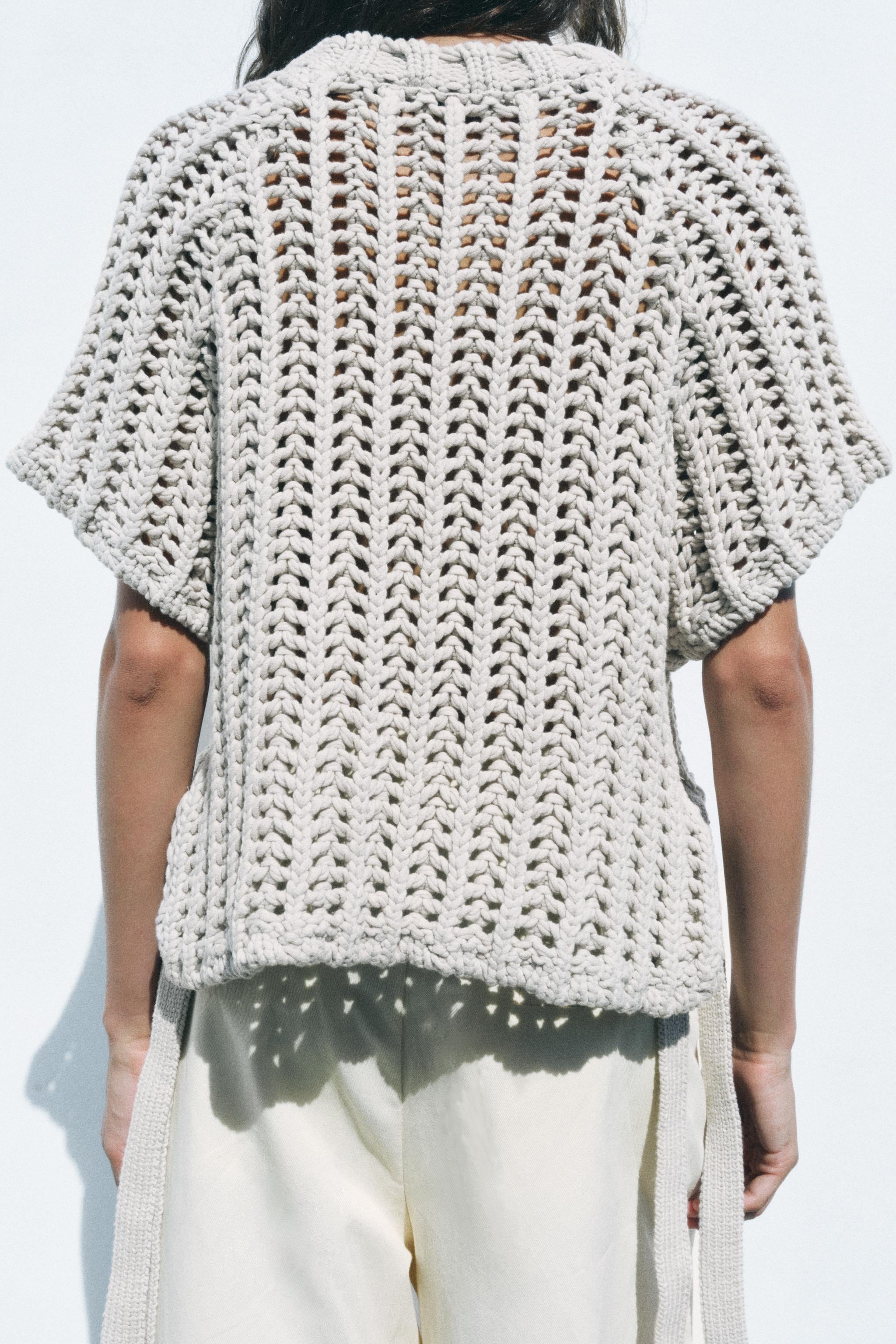 THICK KNIT TOP WITH SIDE TIES