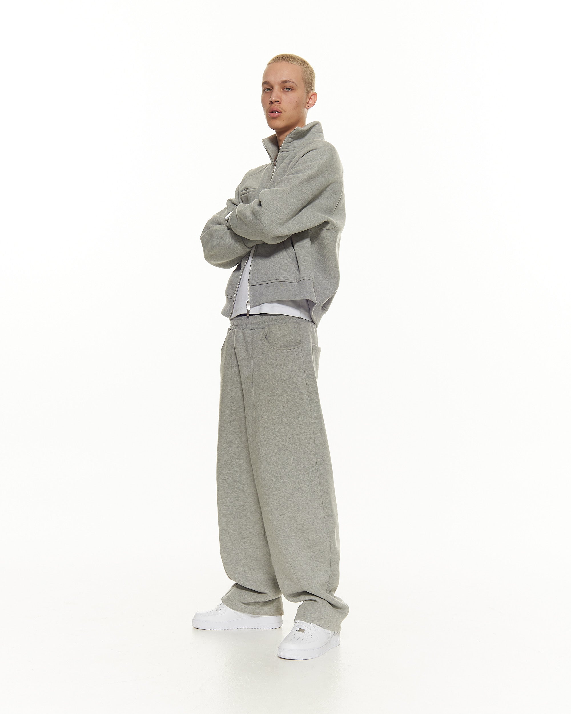 STRAIGHT-FIT COMFORT JOGGERS – GREY