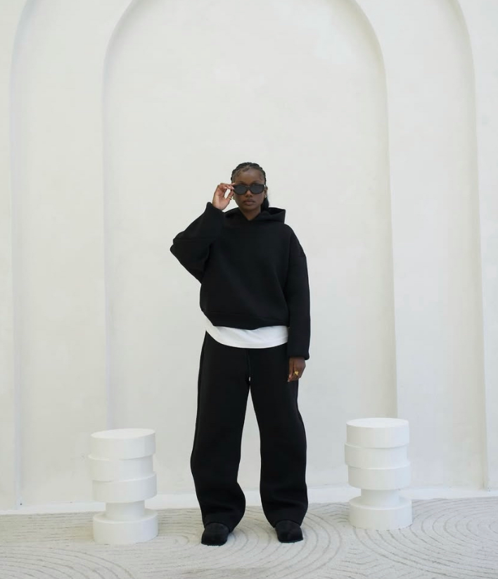 MONOCHROME SET JOGGING & HOODIES
