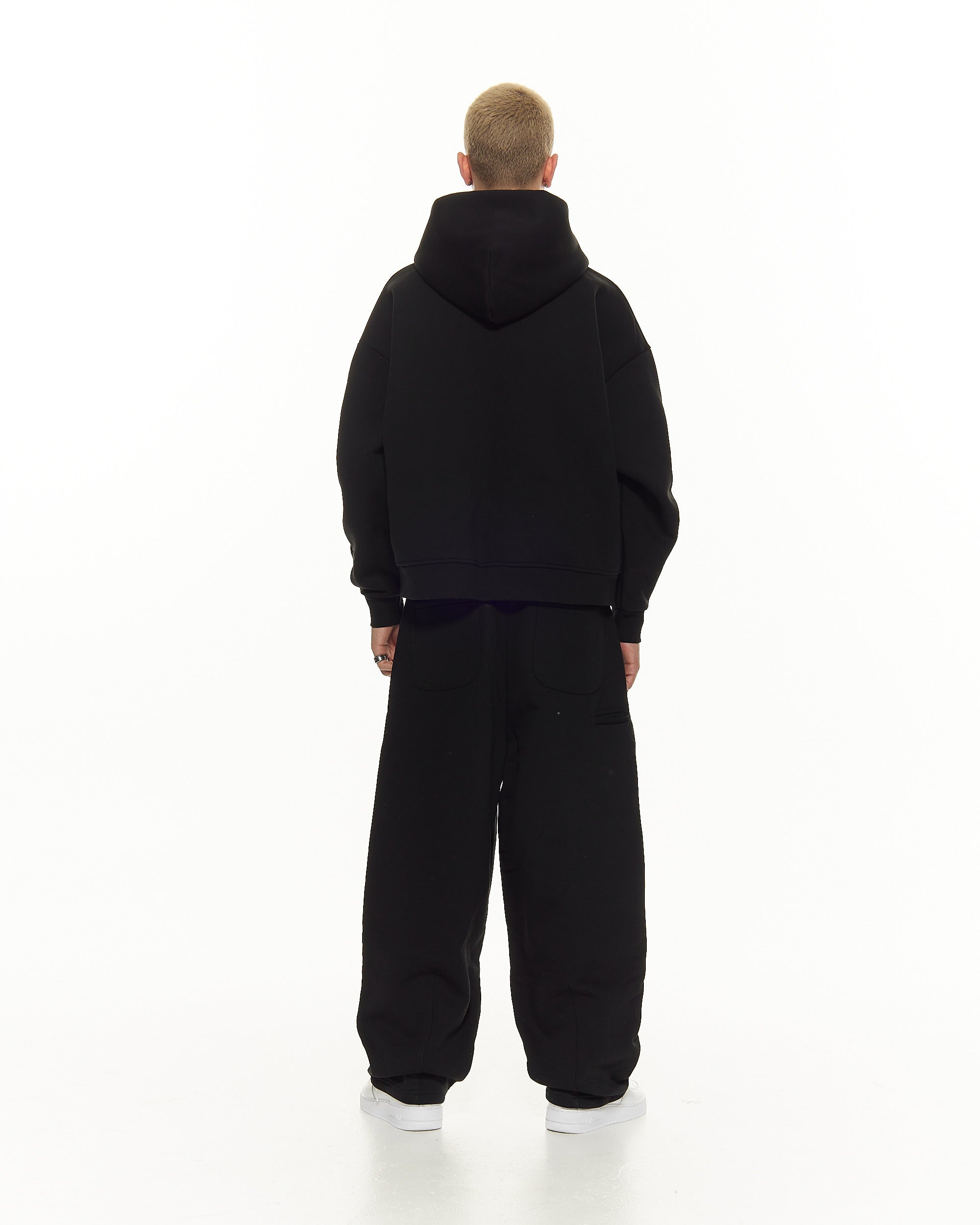 STRAIGHT-FIT COMFORT JOGGERS – BLACK