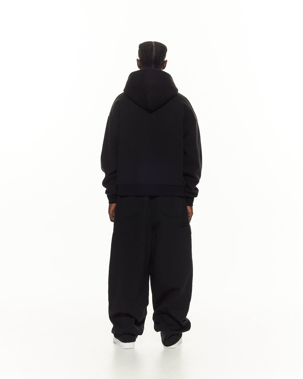 STRAIGHT-FIT COMFORT JOGGERS – BLACK