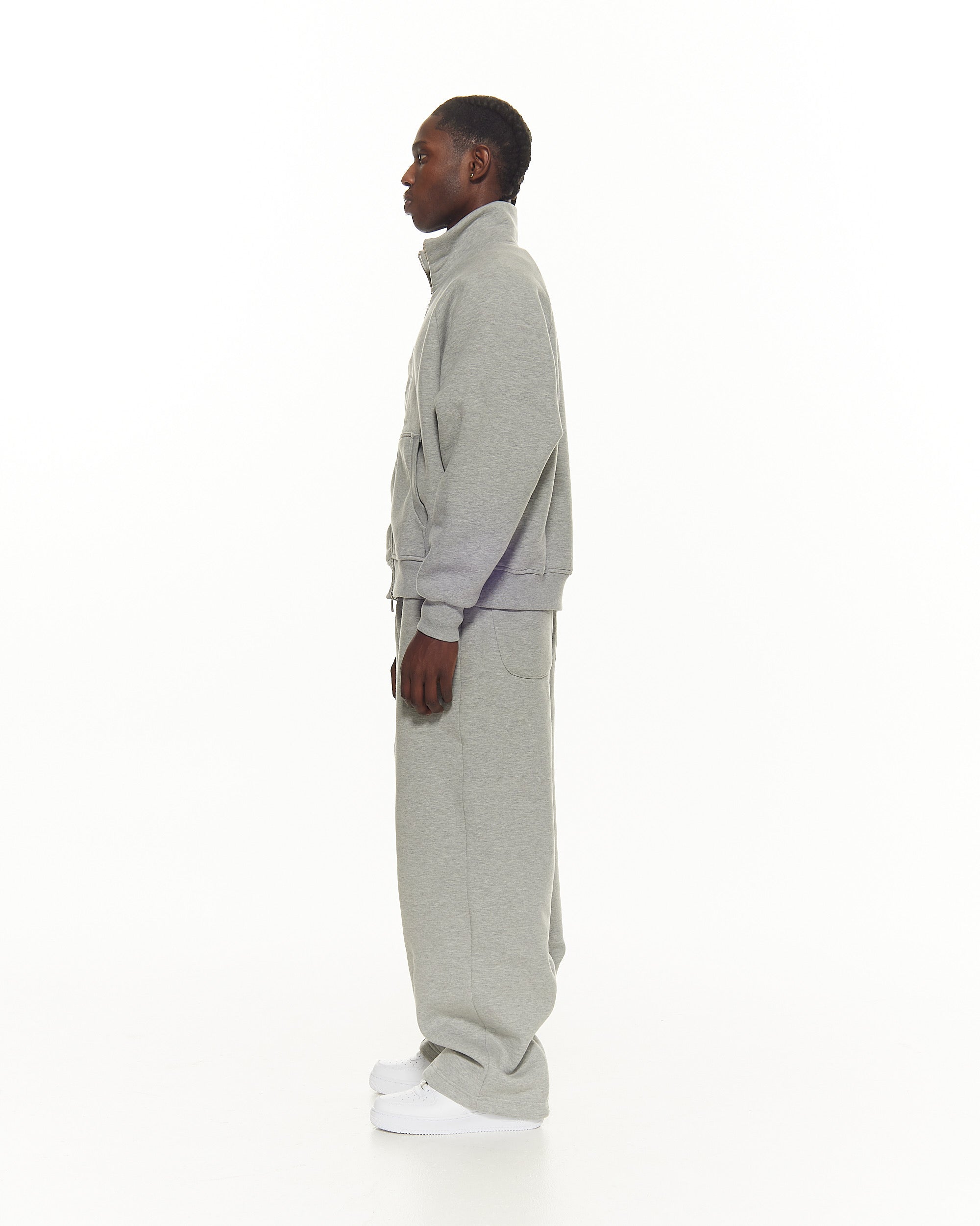 STRAIGHT-FIT COMFORT JOGGERS – GREY