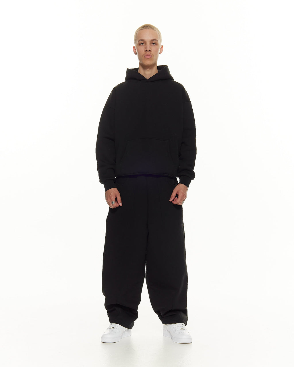 STRAIGHT-FIT COMFORT JOGGERS – BLACK