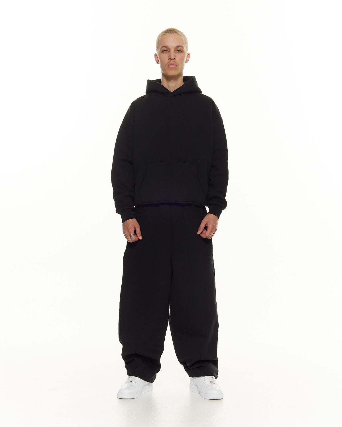 STRAIGHT-FIT COMFORT JOGGERS – BLACK