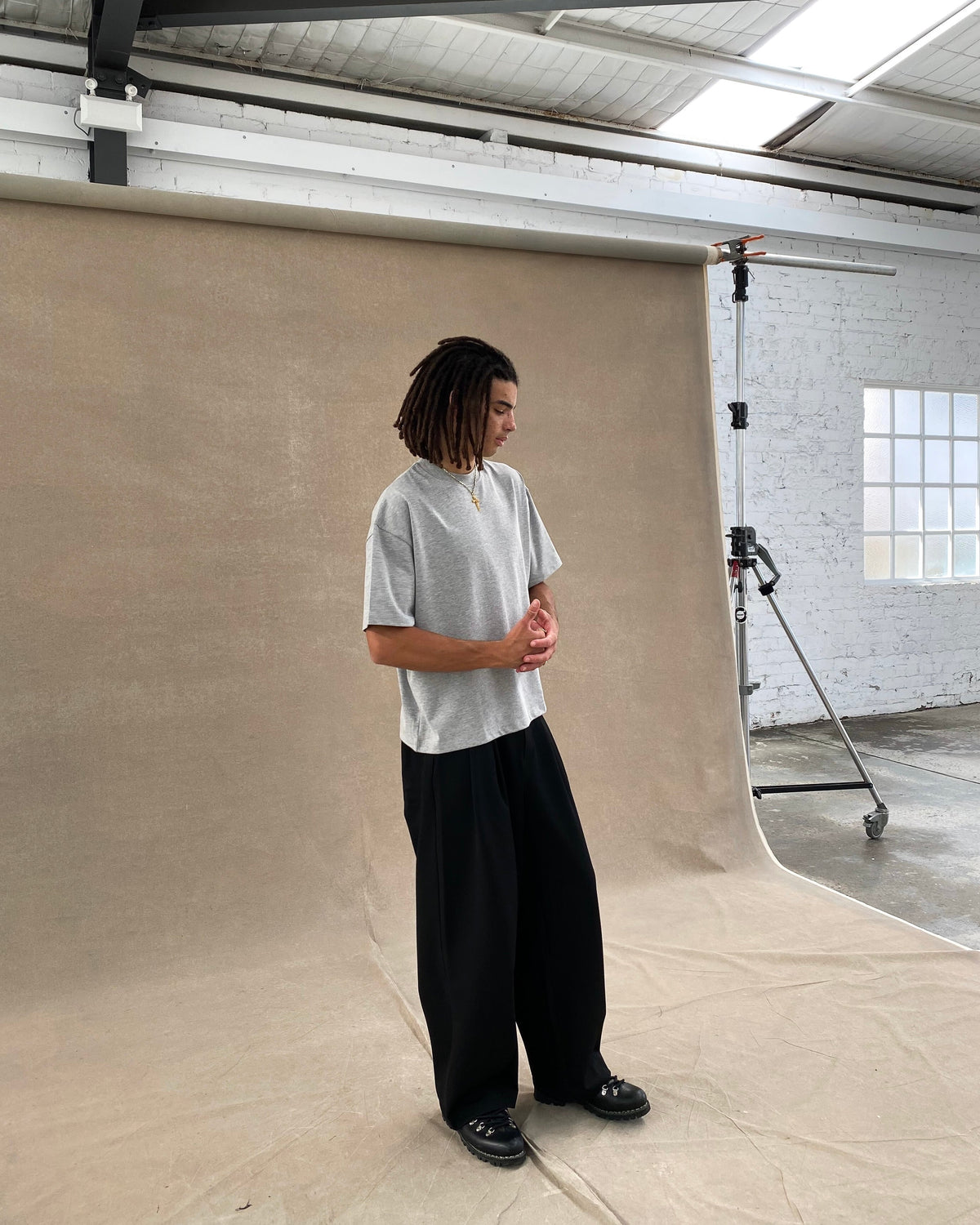 SIGNATURE BLANK T-SHIRT – HEATHER GRAY