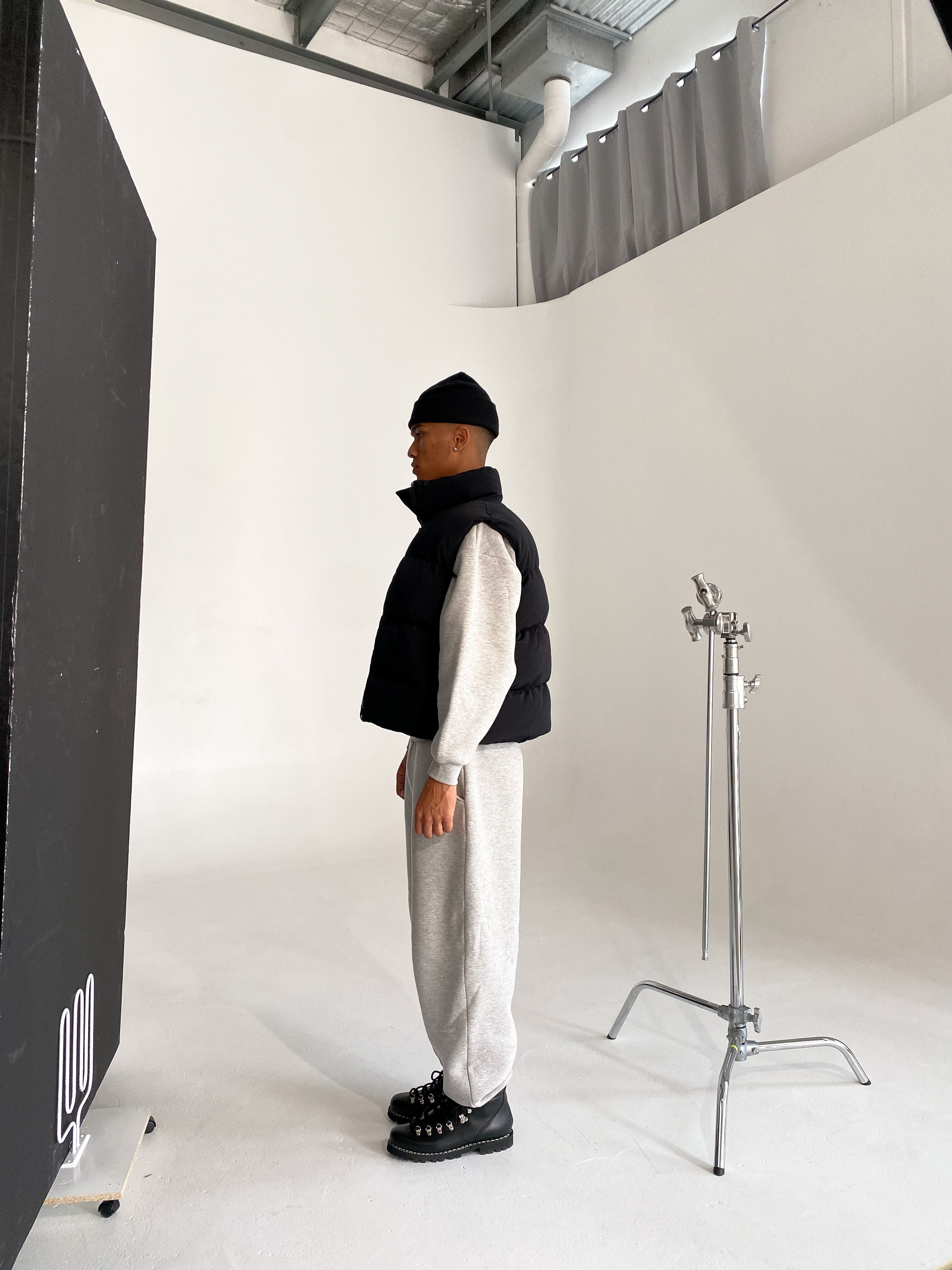 PUFFER VEST – BLACK
