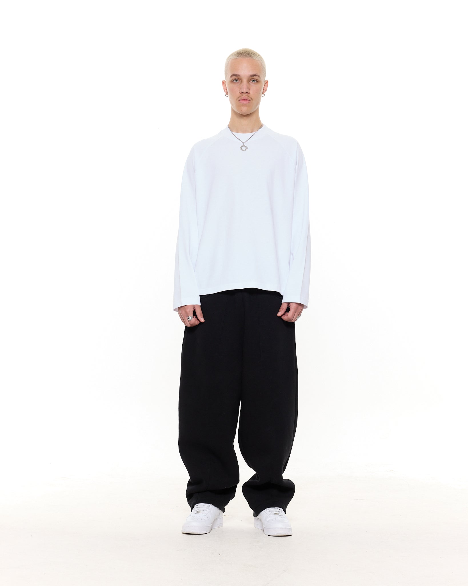 LONG SLEEVE T-SHIRT – WHITE