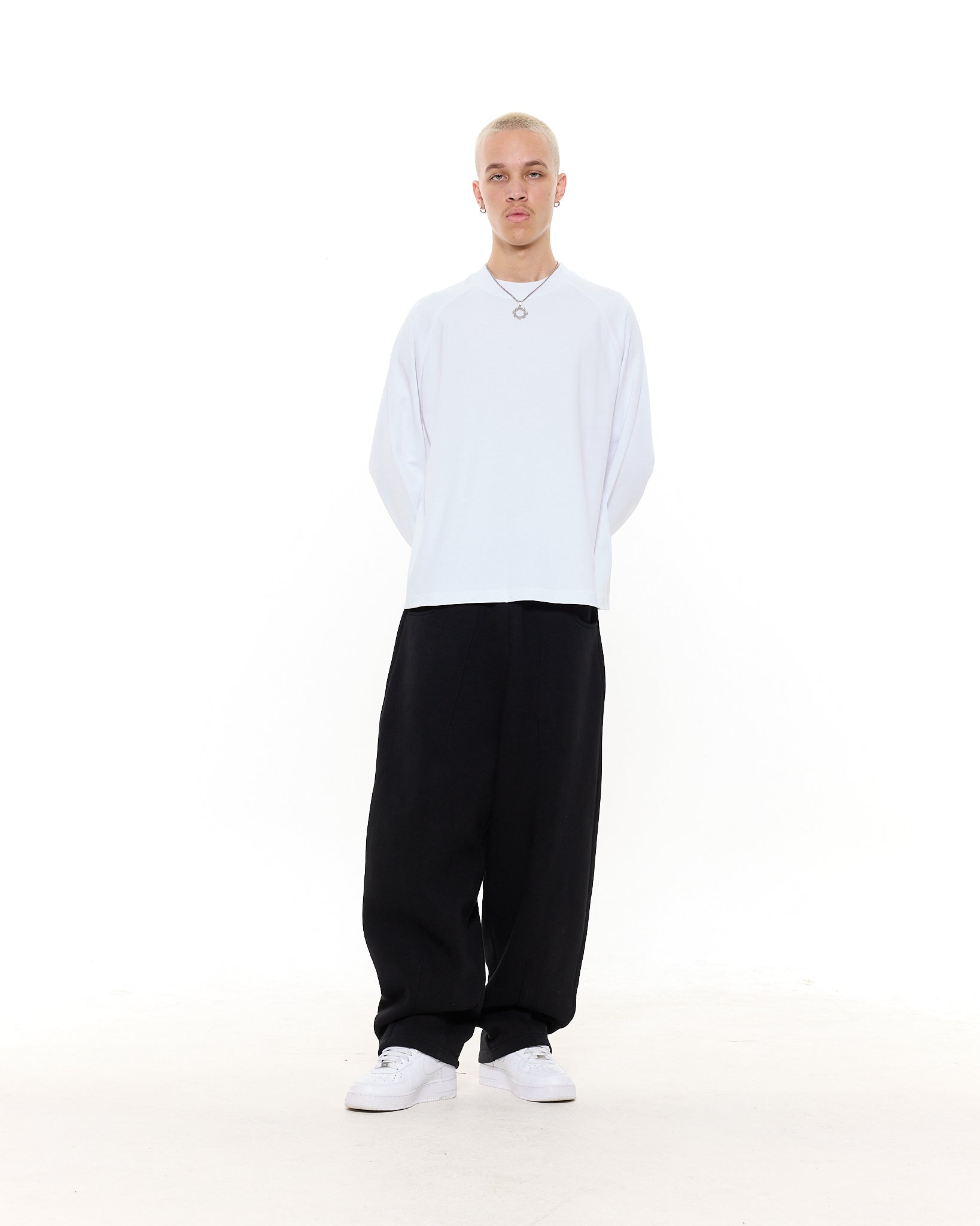 LONG SLEEVE T-SHIRT – WHITE