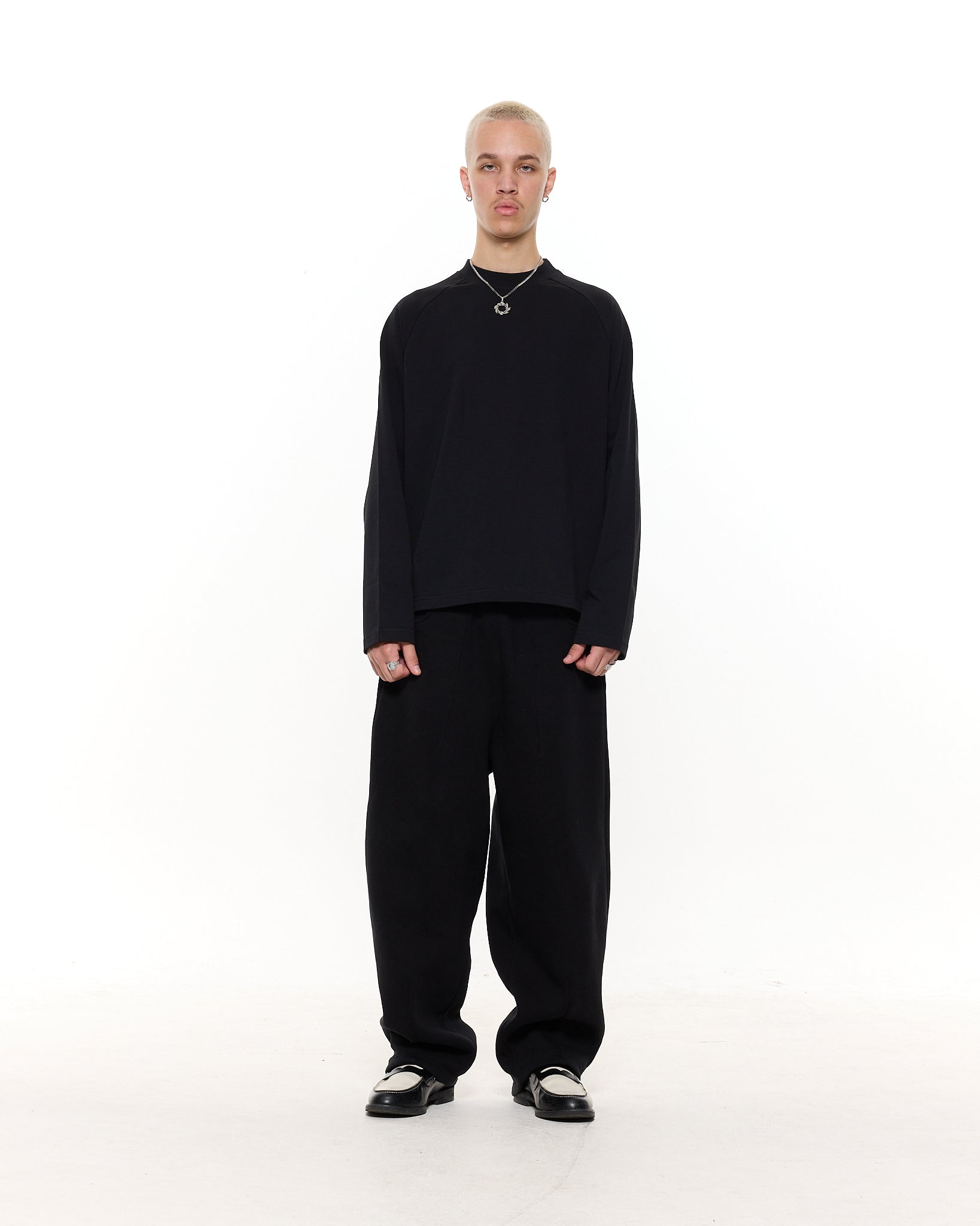 LONG SLEEVE T-SHIRT – BLACK