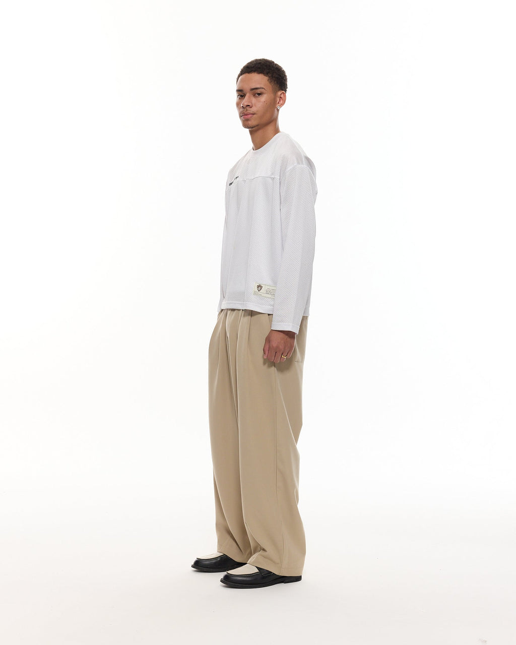 PLEATED PANTS – SAND