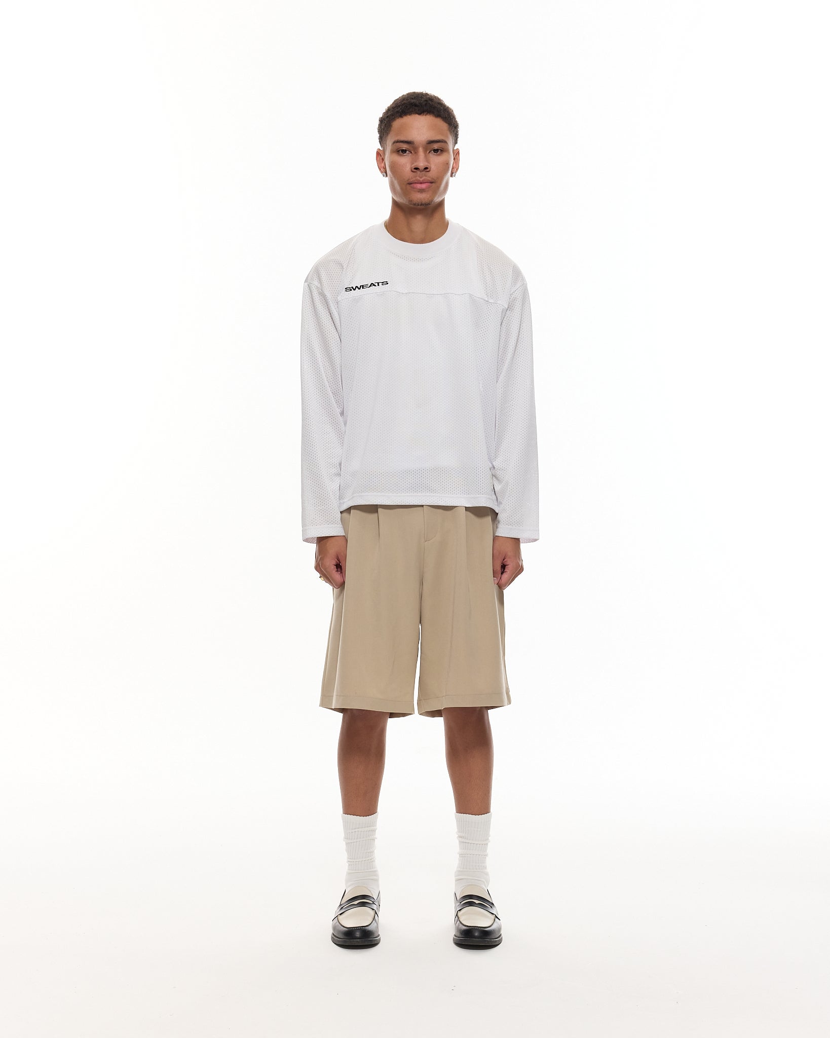 PLEATED SHORTS – BEIGE