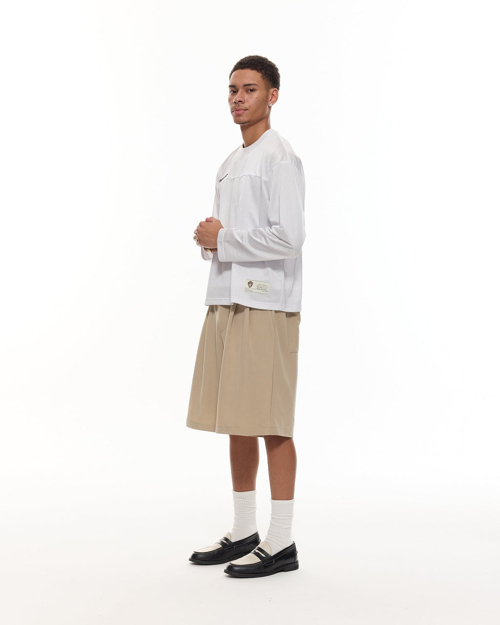 PLEATED SHORTS – BEIGE