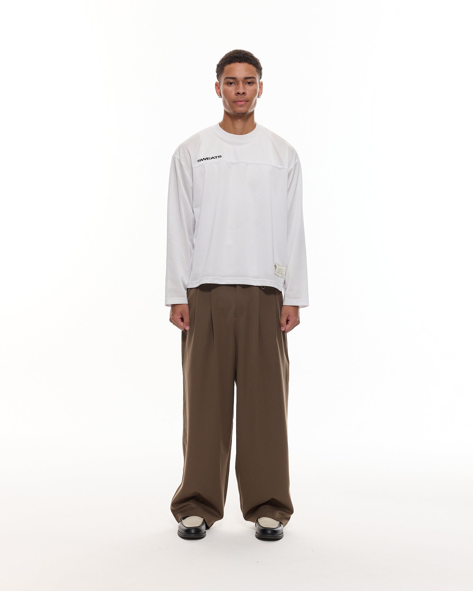 PLEATED PANTS – BROWN