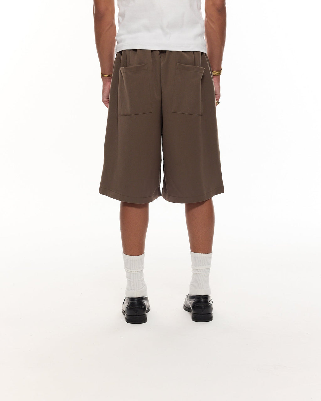 PLEATED SHORTS – BROWN