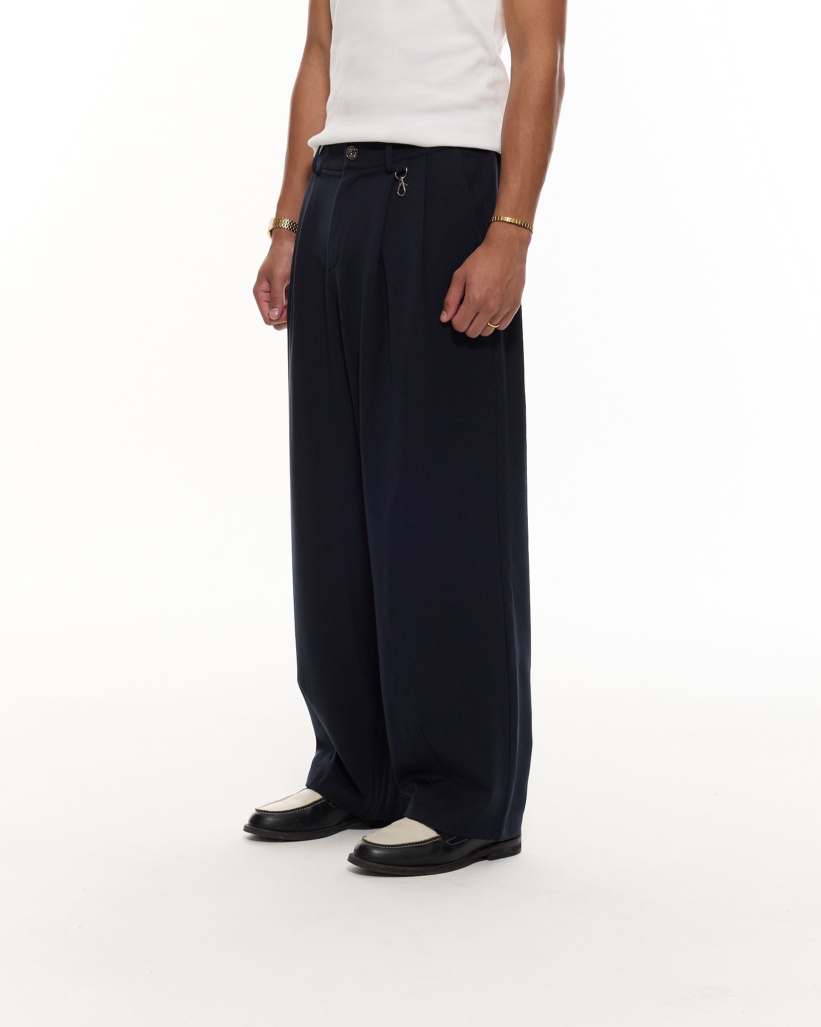 PLEATED PANTS – NAVY BLUE