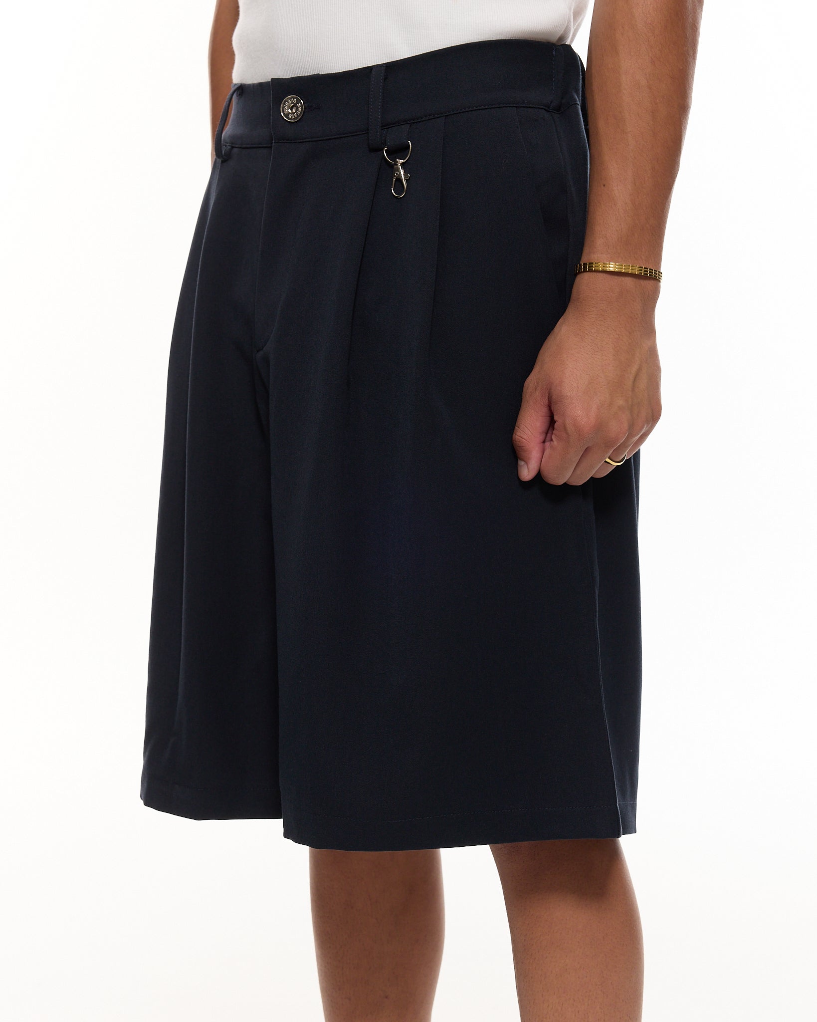 PLEATED SHORTS – NAVY BLUE