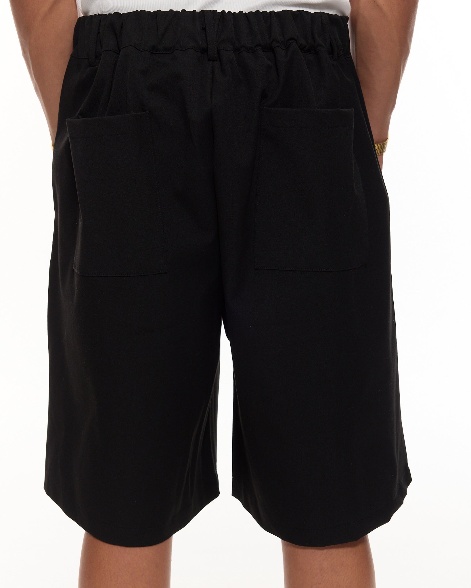 PLEATED STRAIGHT-FIT SHORTS – ZALANA™