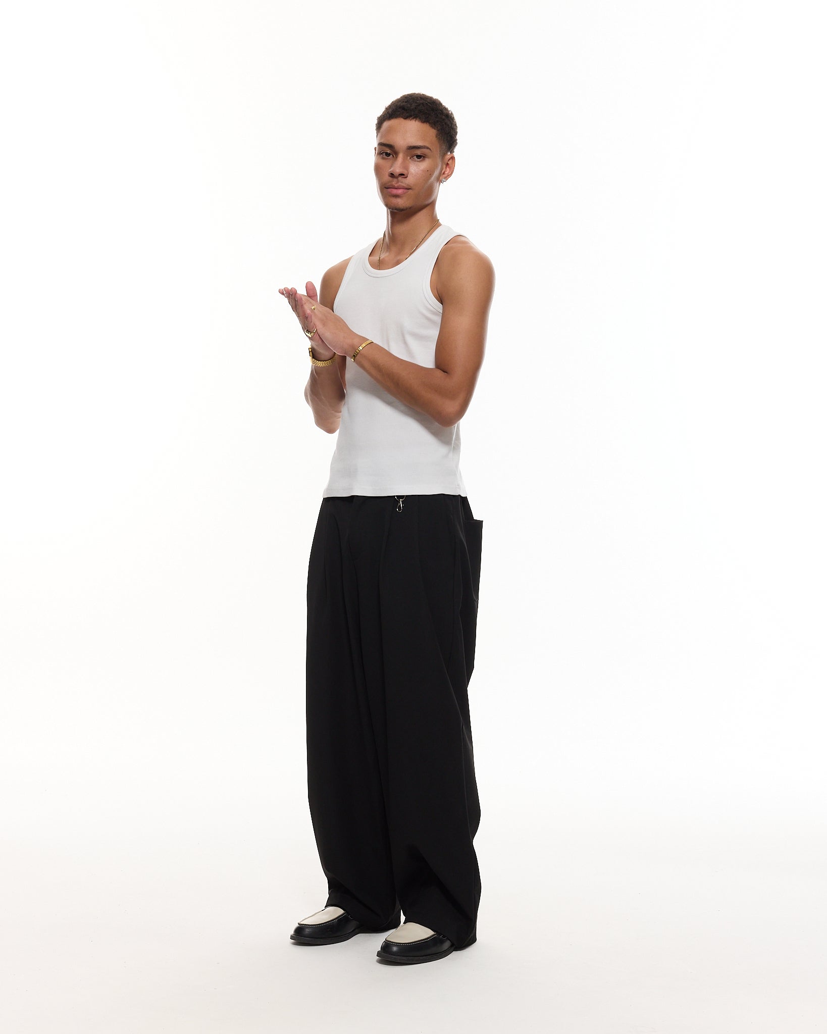 PLEATED PANTS – BLACK