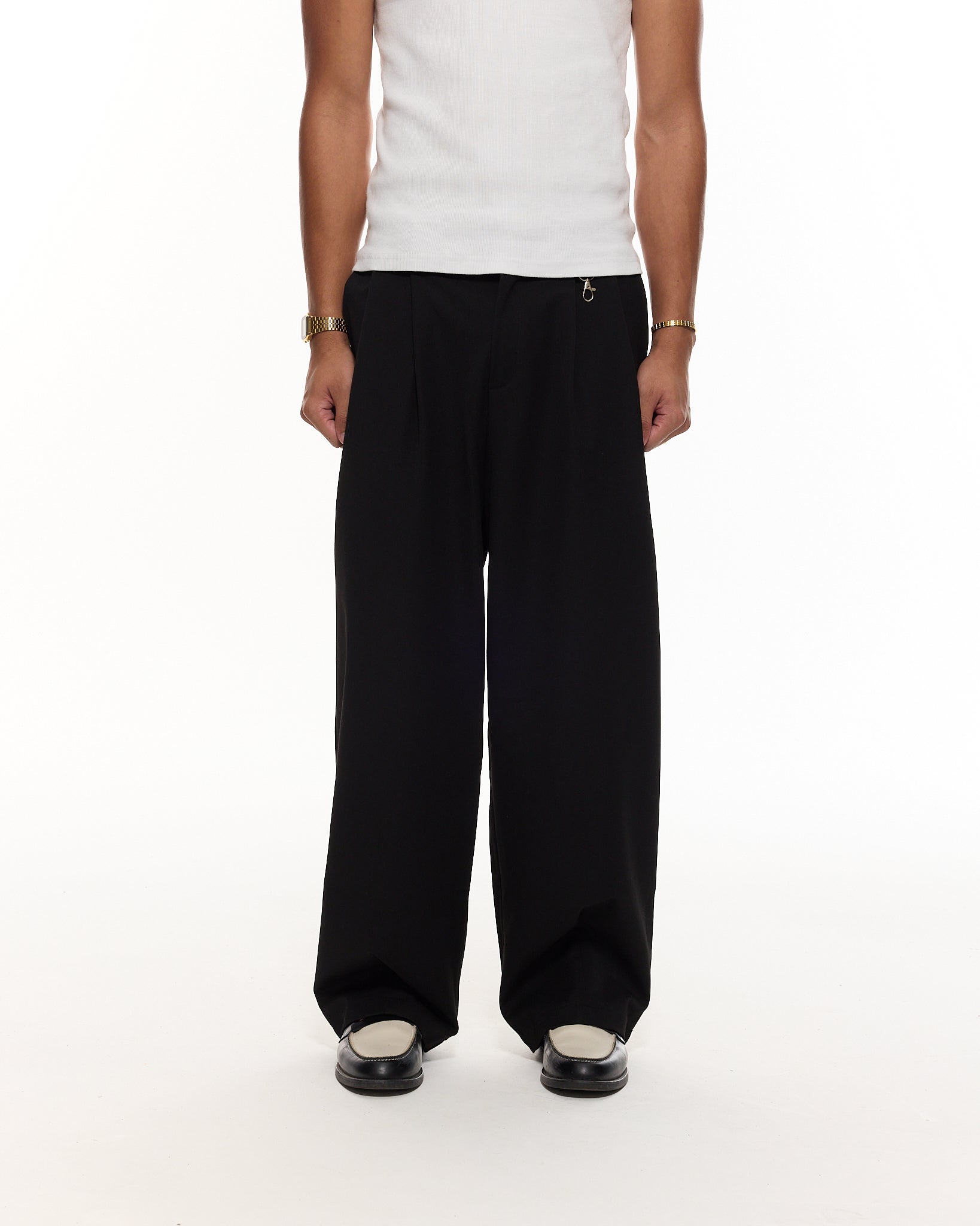 PLEATED PANTS – BLACK