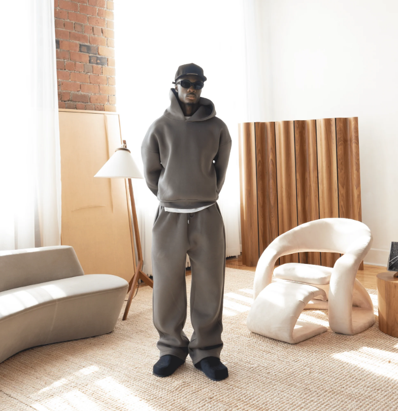 MONOCHROME SET JOGGING & HOODIES