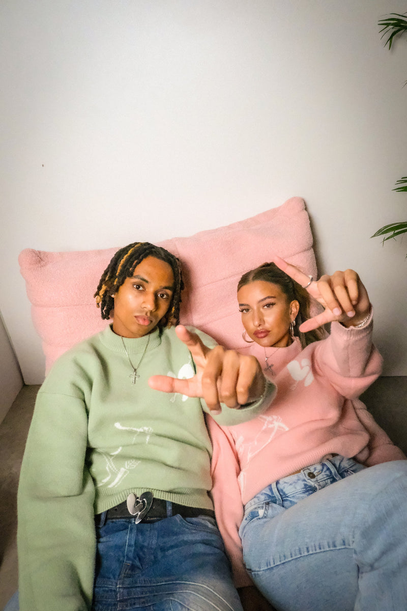 Oversized Knit “Love Arrow” 244574
