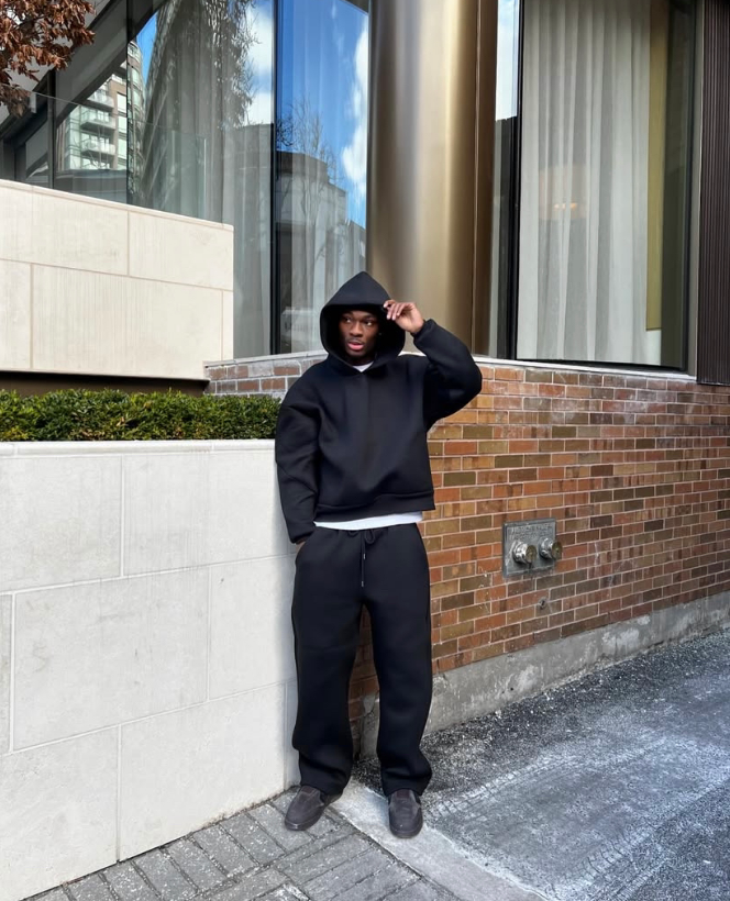 MONOCHROME SET JOGGING & HOODIES
